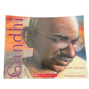 📖Scholastic Books📖 Gandhi a march to the sea